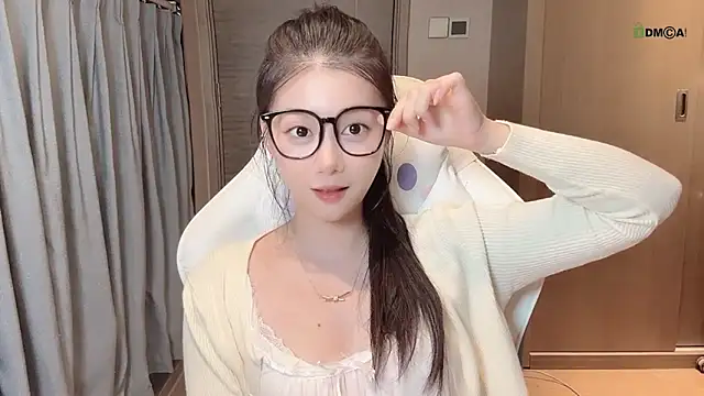 Makinghappymyself  online show from November 18, 2025, 1:37 pm