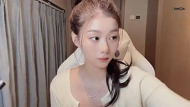 Makinghappymyself  online show from November 26, 2025, 1:12 pm