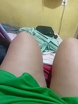 Ravena2290 online show from November 3, 2025, 1:01 pm