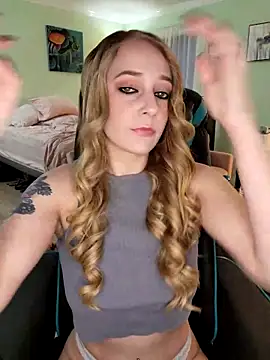 Snapshot of _Karizma_ chatting on December 2, 2025, 12:43 pm Karizma online show from December 2, 2025, 12:43 pm