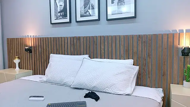 luna roja25 online show from November 26, 2025, 1:34 pm