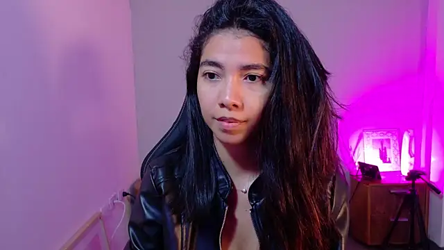 luna roja25 online show from March 19, 2026, 12:31 pm