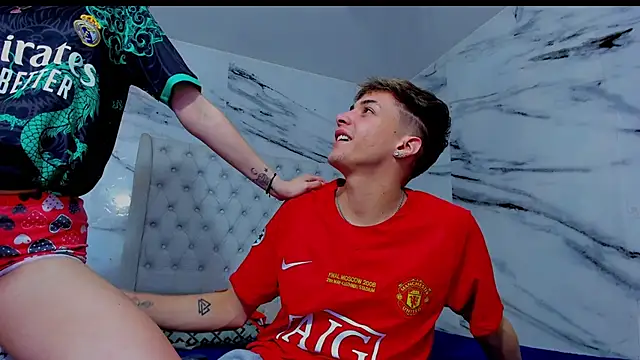 Ari and Storm online show from November 28, 2025, 3:36 pm