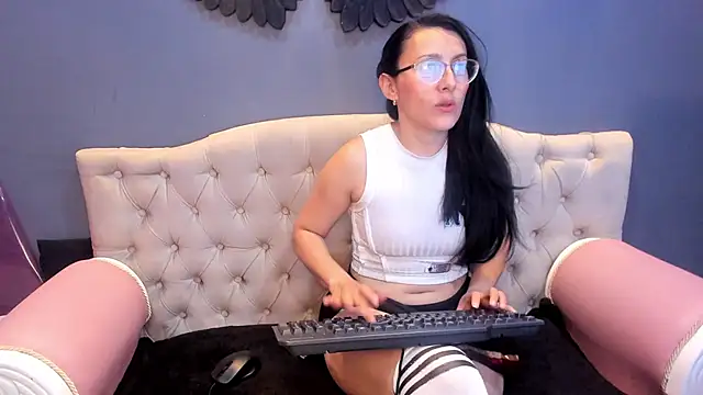 Snapshot of Scarlett_14_ chatting on March 12, 2026, 3:12 am Scarlett 14 online show from March 12, 2026, 3:12 am