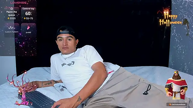 Snapshot of LiamDeep chatting on October 25, 2025, 9:28 am LiamDeep online show from October 25, 2025, 9:28 am