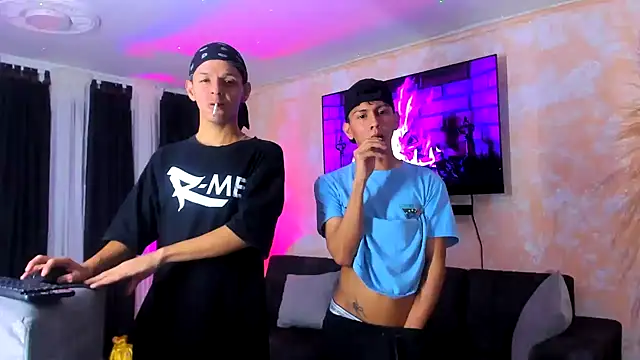 Snapshot of Marcus_and_Tony chatting on September 18, 2025, 4:03 am Marcus and Tony online show from September 18, 2025, 4:03 am