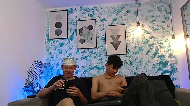 Snapshot of Marcus_and_Tony chatting on September 23, 2025, 4:37 am Marcus and Tony online show from September 23, 2025, 4:37 am