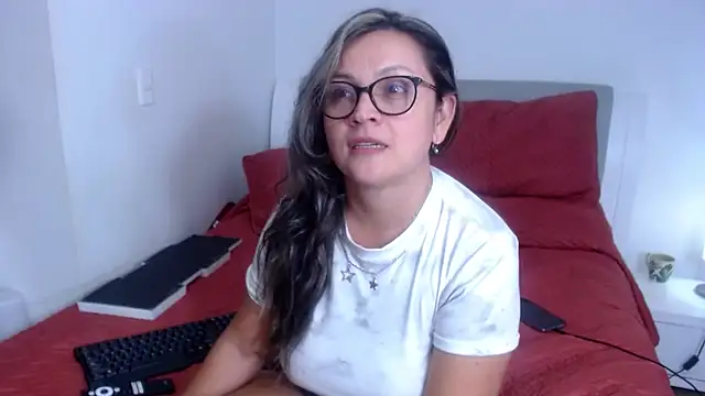 sophie lopez1 online show from March 1, 2026, 2:57 am