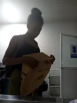 AmiraMorgan online show from September 22, 2025, 1:40 am