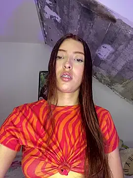 Snapshot of Melody_rouxxx chatting on April 7, 2026, 3:18 am Melody rouxxx online show from April 7, 2026, 3:18 am