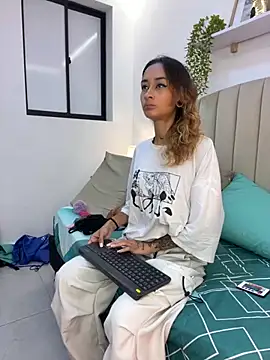 SunshineLizzy online show from November 11, 2025, 11:21 am