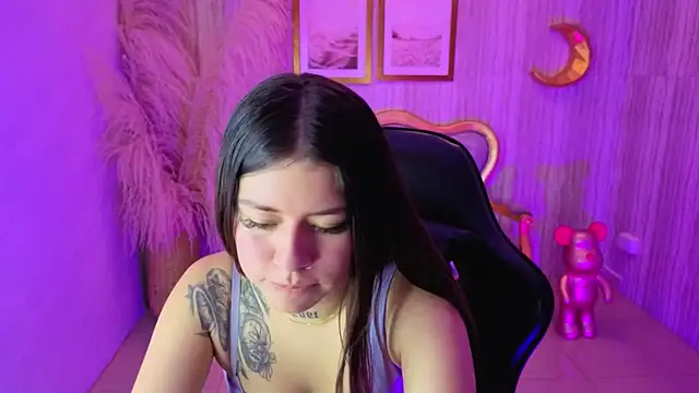 Snapshot of ivy_lodge_s chatting on September 13, 2025, 8:19 pm ivy lodge s online show from September 13, 2025, 8:19 pm