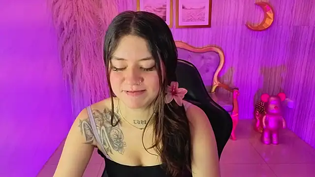 Snapshot of ivy_lodge_s chatting on September 27, 2025, 8:47 pm ivy lodge s online show from September 27, 2025, 8:47 pm