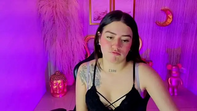 Snapshot of ivy_lodge_s chatting on October 4, 2025, 8:29 pm ivy lodge s online show from October 4, 2025, 8:29 pm