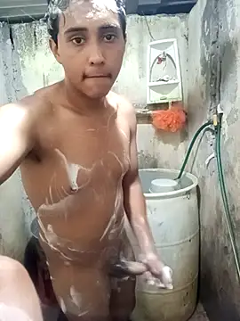 Snapshot of lalop221 chatting on October 21, 2025, 3:40 am lalop221 online show from October 21, 2025, 3:40 am