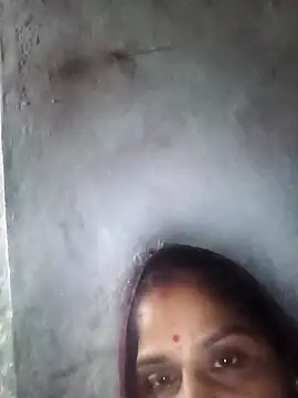 Sheema tyagi online show from November 2, 2025, 4:42 pm