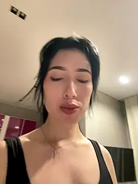 YukiPevartin online show from September 8, 2025, 4:17 pm