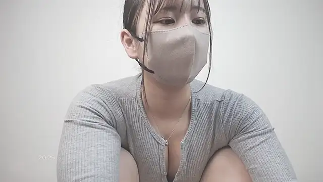 CocoaMilk18 online show from April 9, 2026, 11:26 am