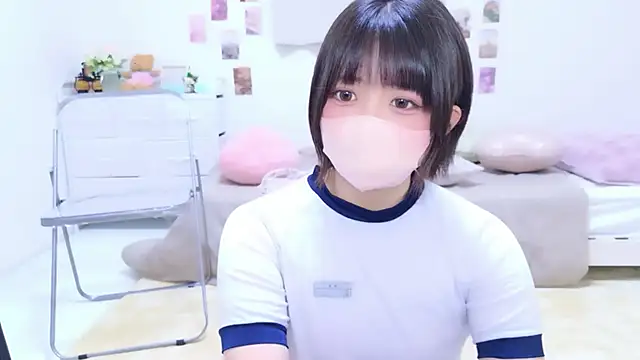 Hinata Sun online show from February 25, 2026, 1:54 pm