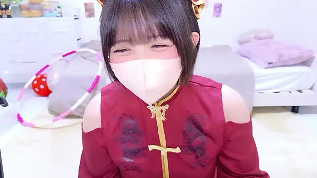 Snapshot of Hinata_Sun chatting on May 13, 2026, 12:02 pm Hinata Sun online show from May 13, 2026, 12:02 pm