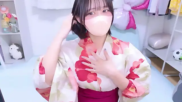 Hinata Sun online show from July 15, 2026, 11:48 am
