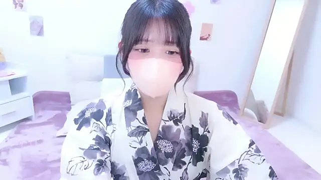 Hinata Sun online show from July 27, 2026, 1:18 pm