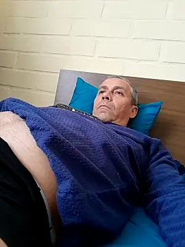 DjArroyo 01 online show from September 25, 2025, 6:44 pm