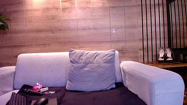 Snapshot of Susyhot_ chatting on February 27, 2026, 3:28 am Susyhot online show from February 27, 2026, 3:28 am