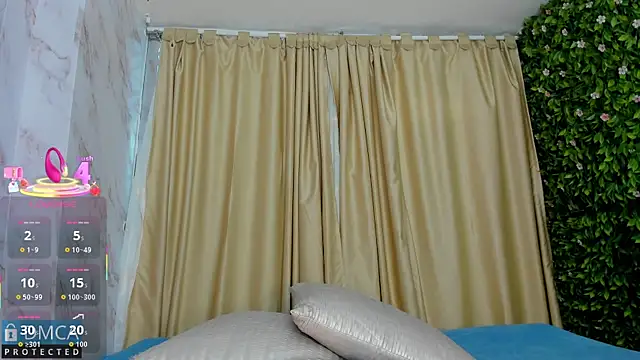 Snapshot of Kiara_Zahiri__ chatting on September 25, 2025, 11:14 am Kiara Zahiri online show from September 25, 2025, 11:14 am