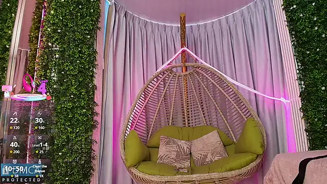 Snapshot of Kiara_Zahiri__ chatting on October 2, 2025, 11:06 am Kiara Zahiri online show from October 2, 2025, 11:06 am