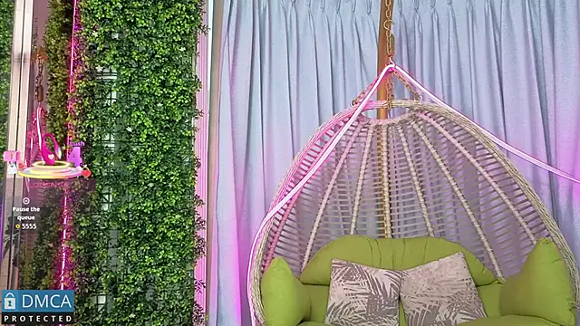 Snapshot of Kiara_Zahiri__ chatting on October 4, 2025, 11:08 am Kiara Zahiri online show from October 4, 2025, 11:08 am