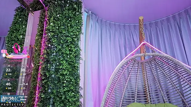 Snapshot of Kiara_Zahiri__ chatting on October 13, 2025, 10:59 am Kiara Zahiri online show from October 13, 2025, 10:59 am