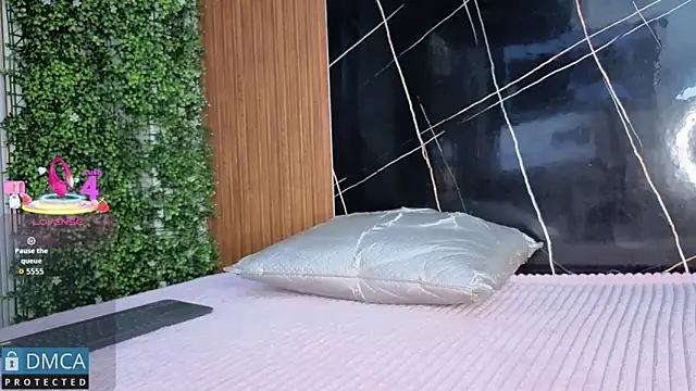 Snapshot of Kiara_Zahiri__ chatting on October 17, 2025, 11:02 am Kiara Zahiri online show from October 17, 2025, 11:02 am