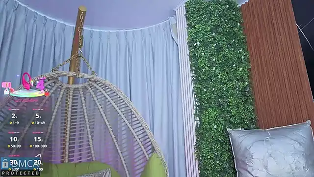 Snapshot of Kiara_Zahiri__ chatting on October 22, 2025, 10:59 am Kiara Zahiri online show from October 22, 2025, 10:59 am