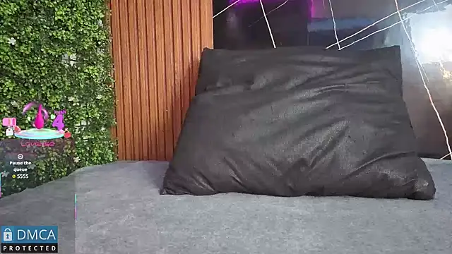 Snapshot of Kiara_Zahiri__ chatting on October 31, 2025, 11:11 am Kiara Zahiri online show from October 31, 2025, 11:11 am