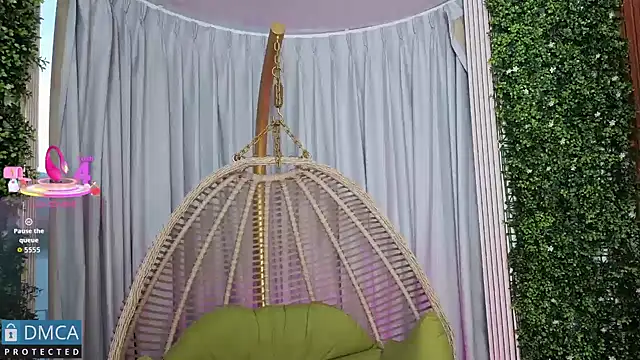 Snapshot of Kiara_Zahiri__ chatting on November 1, 2025, 10:50 am Kiara Zahiri online show from November 1, 2025, 10:50 am