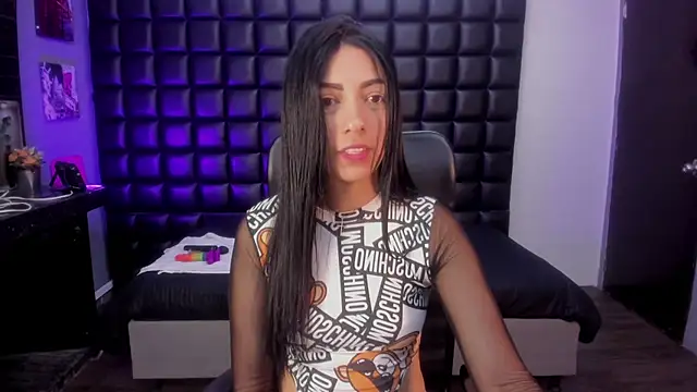 ashlyy sweet  online show from April 26, 2026, 3:42 pm