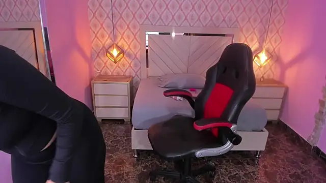 Snapshot of CHRISTY_TEIGEN4 chatting on October 28, 2025, 7:16 pm CHRISTY TEIGEN4 online show from October 28, 2025, 7:16 pm