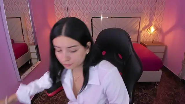 Snapshot of CHRISTY_TEIGEN4 chatting on November 1, 2025, 7:27 pm CHRISTY TEIGEN4 online show from November 1, 2025, 7:27 pm