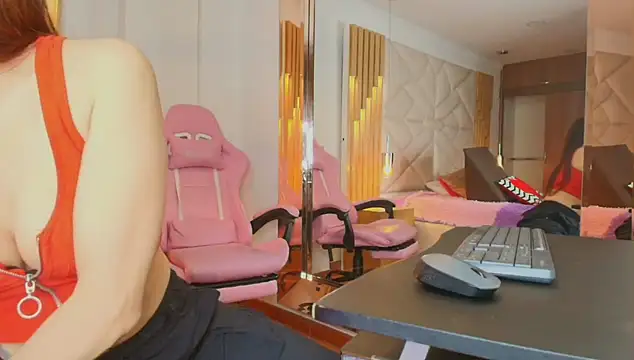 Snapshot of Rose_Nichols chatting on October 3, 2025, 7:33 pm Rose Nichols online show from October 3, 2025, 7:33 pm