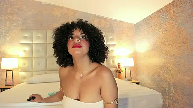 SheyLopez online show from March 17, 2026, 3:11 am