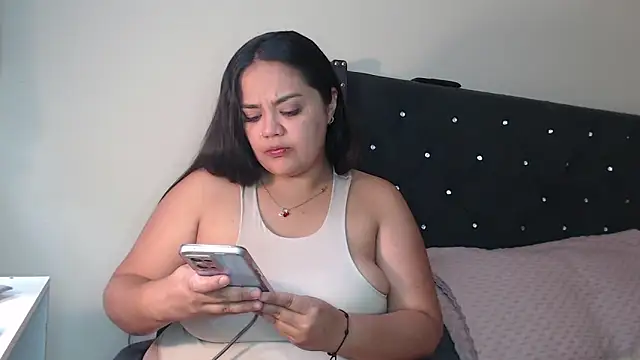 Tunessandrea online show from September 10, 2025, 1:22 pm