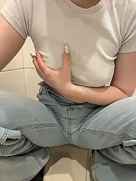 Snapshot of Cumonmme chatting on December 20, 2025, 9:11 pm Cumonmme online show from December 20, 2025, 9:11 pm