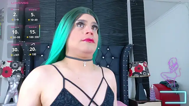 Keysha Queen  online show from October 31, 2025, 12:06 pm