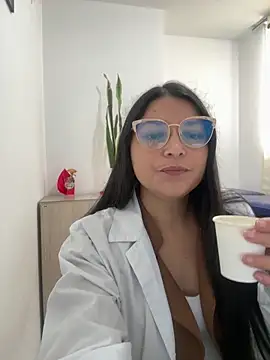 Snapshot of Zui_Rouse chatting on October 6, 2025, 5:10 pm Zui Rouse online show from October 6, 2025, 5:10 pm