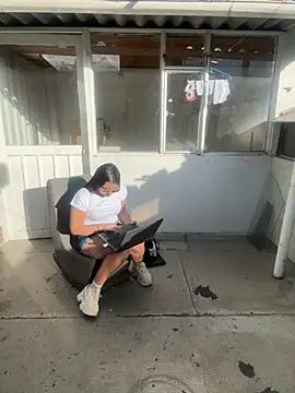 Snapshot of Zui_Rouse chatting on October 12, 2025, 9:25 pm Zui Rouse online show from October 12, 2025, 9:25 pm