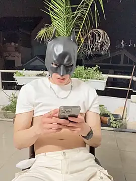 anhkiet huang online show from November 11, 2025, 1:22 pm