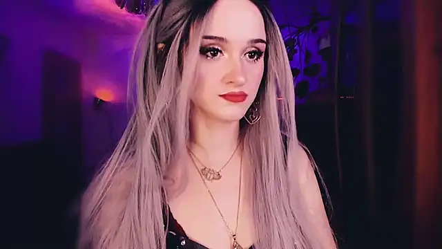 Snapshot of MistressJolie chatting on September 10, 2025, 4:34 am MistressJolie online show from September 10, 2025, 4:34 am