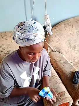 Snapshot of sweetdebbiexxxx chatting on December 18, 2025, 7:58 am sweetdebbiexxxx online show from December 18, 2025, 7:58 am