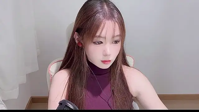 Xiao-runbao online show from October 3, 2025, 1:19 pm